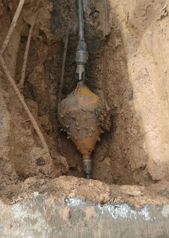 Jasa horizontal directional drilling HDD untuk pemasangan pipa bawah tanah PT. Mitra Kontraktor Bangunan