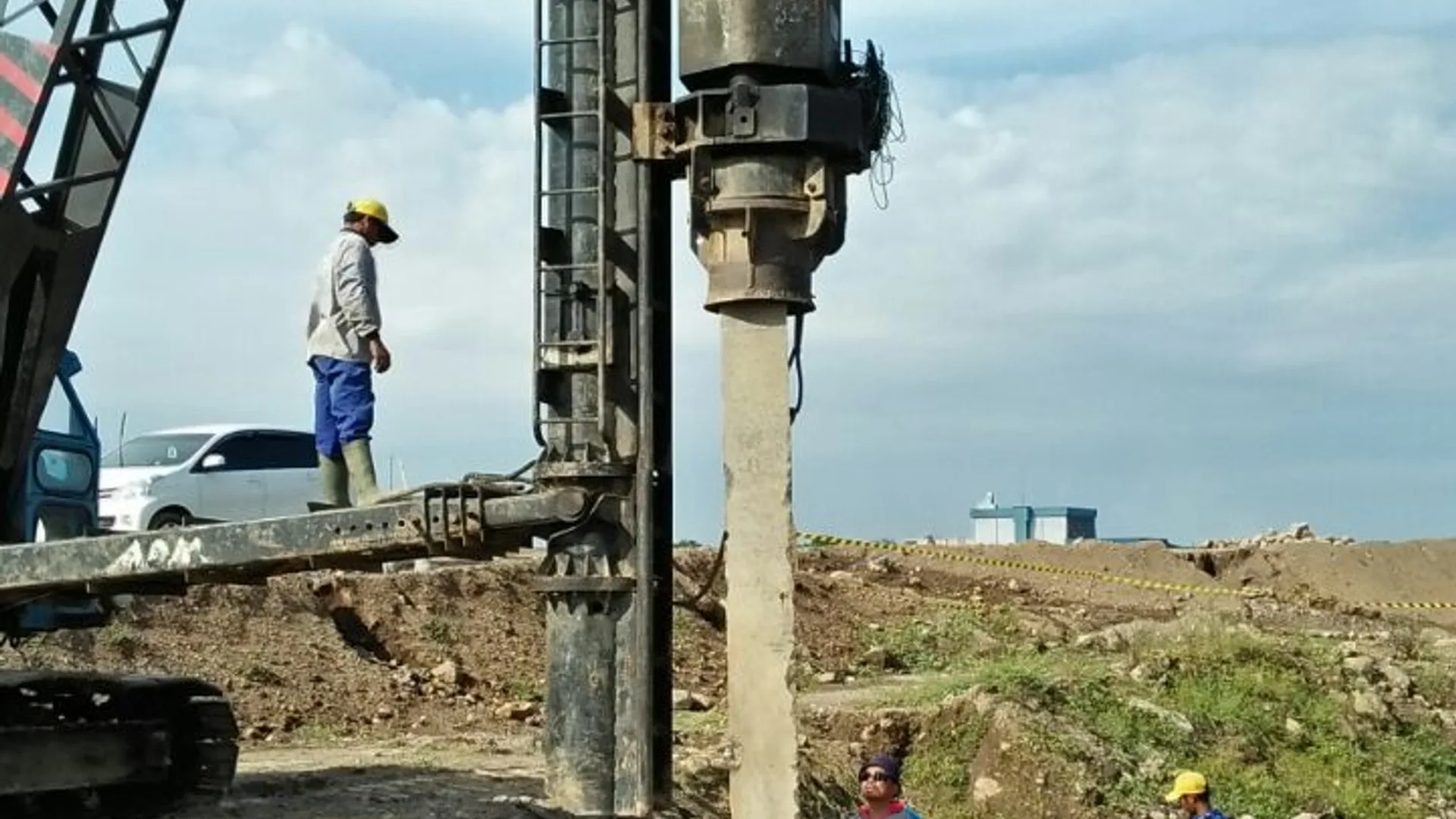 Pemancangan drop hammer